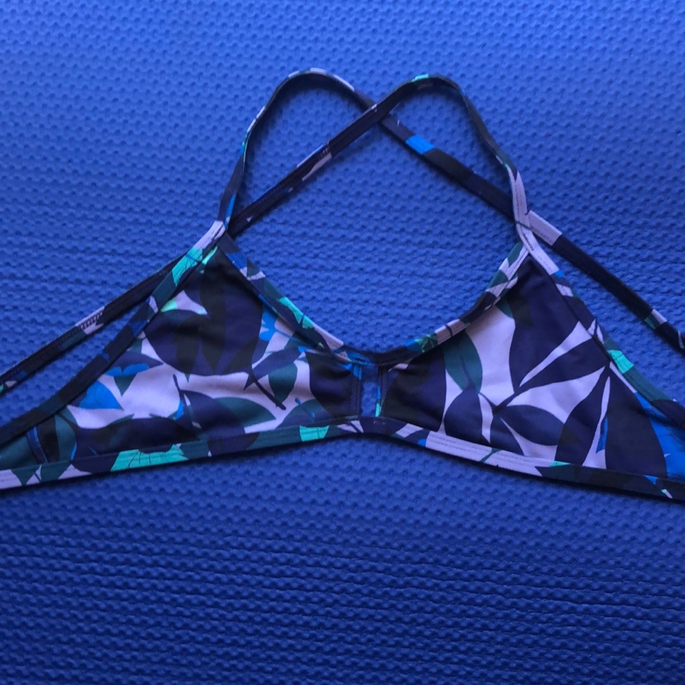 JOLYN Vent bikini top purple pattern M